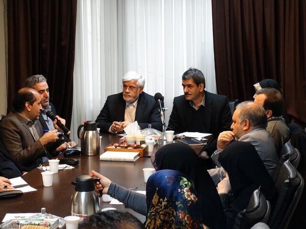 عارف: اگر از داخل شورای عالی اصلاح طلبان چند صدا بیرون بیاید، شکست خواهیم خورد/
وزرای مدعی اصلاح طلبی هماهنگی مناسبی با فراکسیون امید ندارند