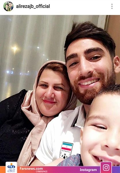 سلفی چهره های سرشناس با مادرشان