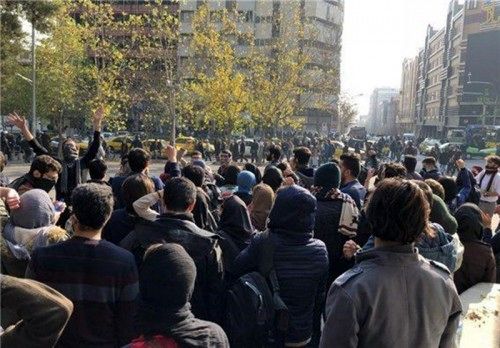 کدام طبقات اجتماعی در ناآرامیها حضور داشتند؟