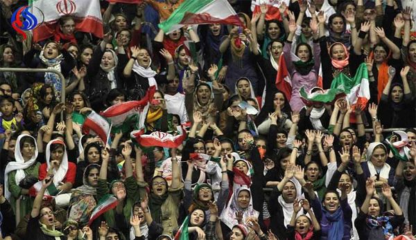 مطهری: حاضرم برای حضور زنان در ورزشگاهها با مراجع مذاکره کنم