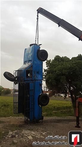سقوط نیسانوانت به همراه راننده داخل کانال آب + تصاویر